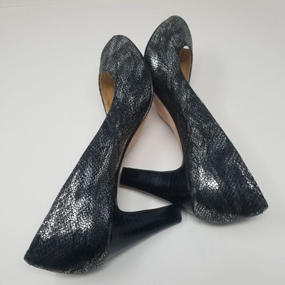 COLE HAAN PEEP TOE HEELS. BLACK SILVER TEXTURE. SIZE 9B. - Picture 12 of 16